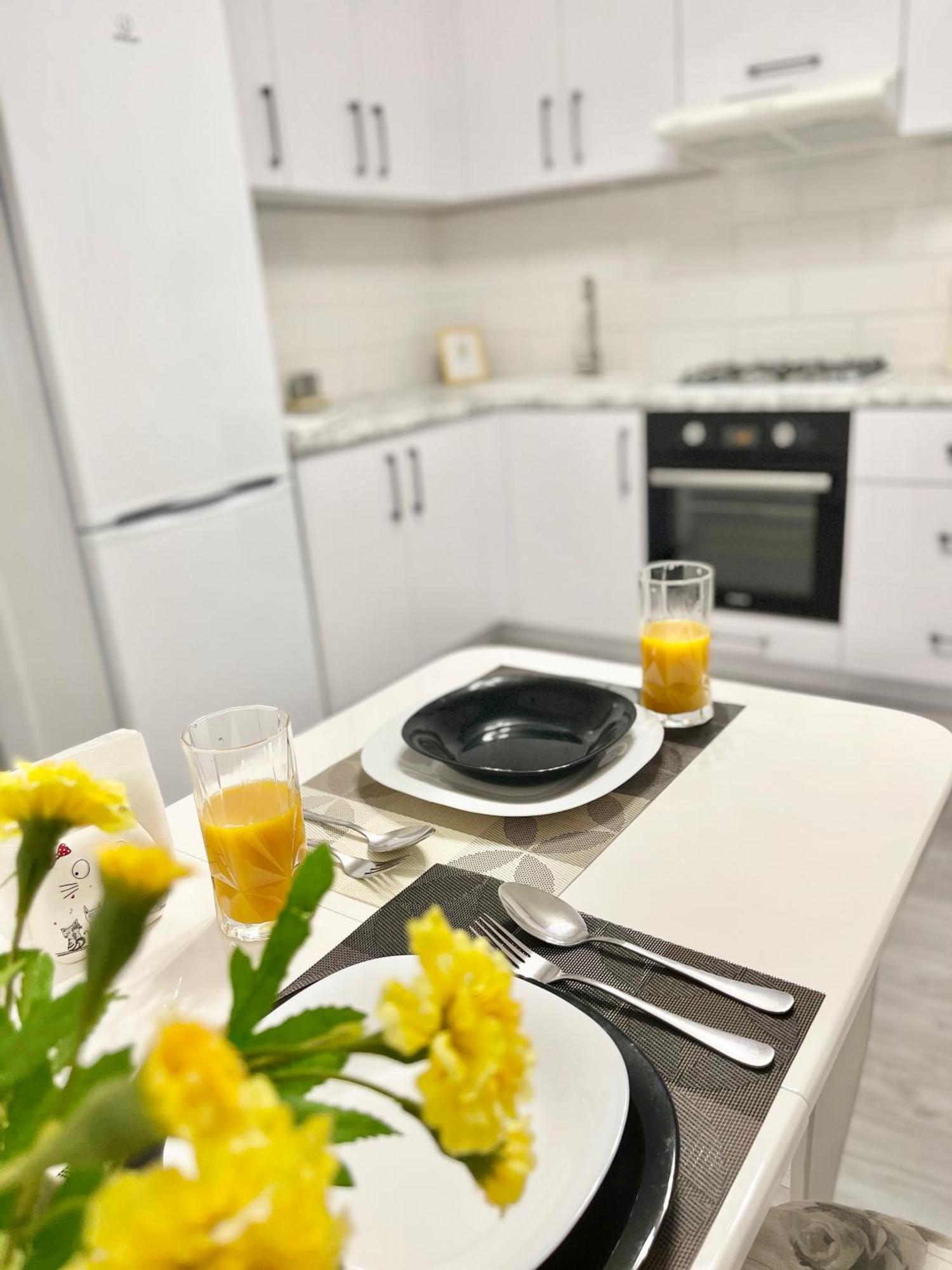Sunny Home Apartments Апартаменти У Новобудові Поряд Медичний Центр Angelholm Дуже Чисто! Черновцы Экстерьер фото